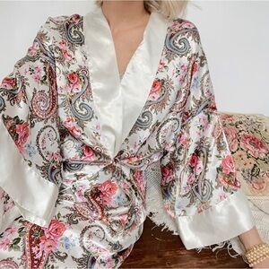 Gold Label Victoria’s Secret Side Tie Kimono Paisley Satin Lingerie Robe